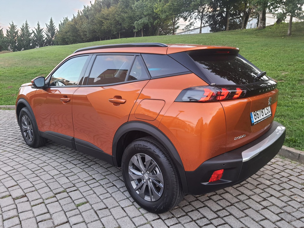 Peugeot 2008 Style Bluehdi 110cv | Naranja | Camara